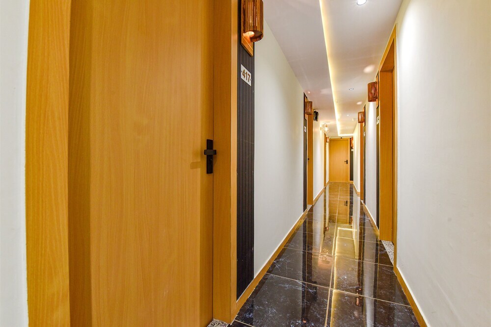 Сурат: Fabhotel Sky Palace