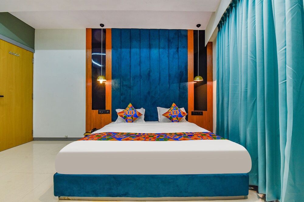 Сурат: Fabhotel Sky Palace