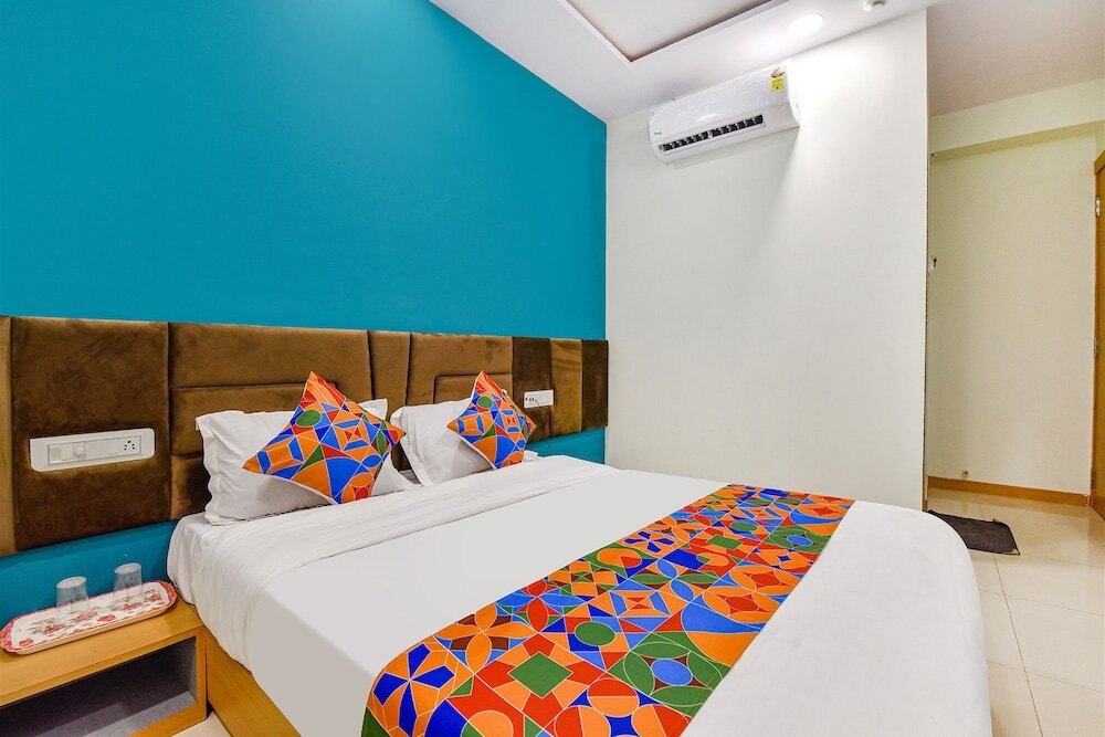 Сурат: Fabhotel Sky Palace