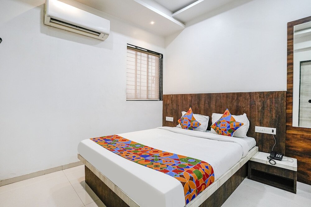 Тхане: Fabhotel Krishna Inn