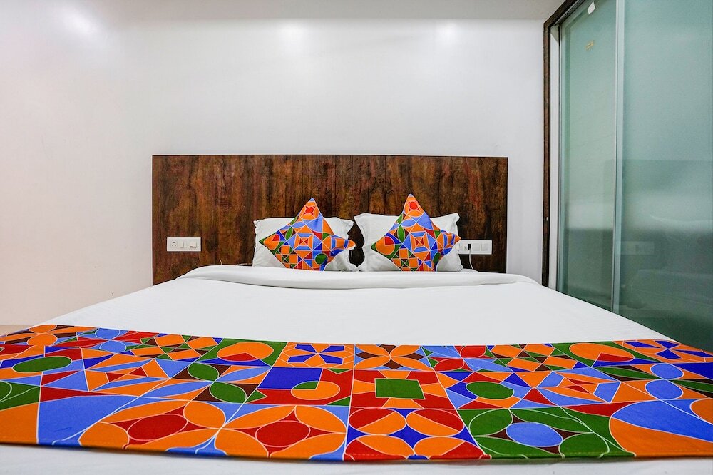 Тхане: Fabhotel Krishna Inn