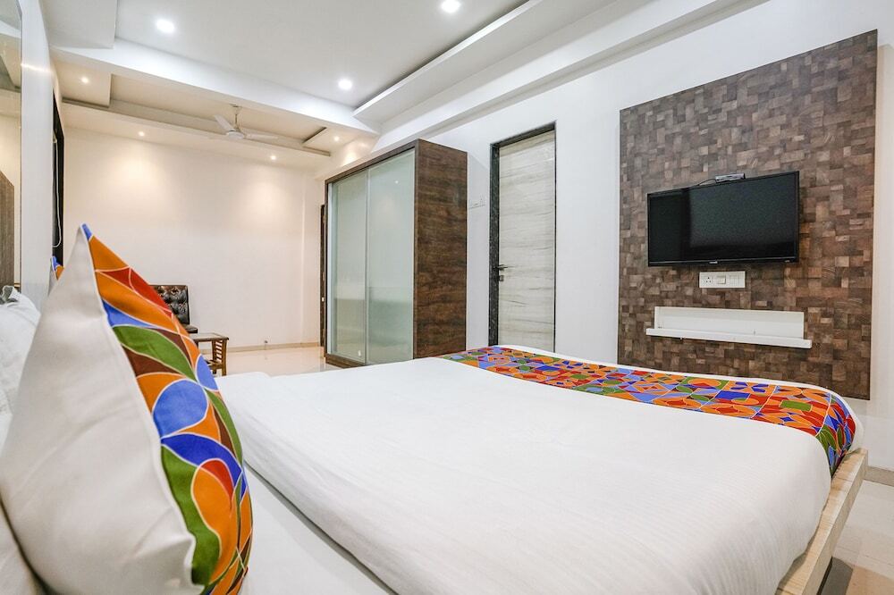 Тхане: Fabhotel Krishna Inn