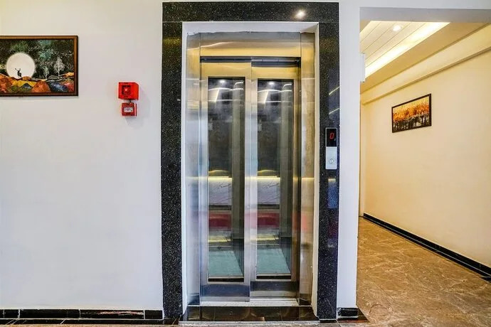 Тхане: Fabhotel Grand Residency