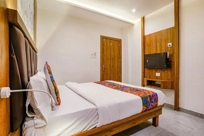 Тхане: Fabhotel Grand Residency