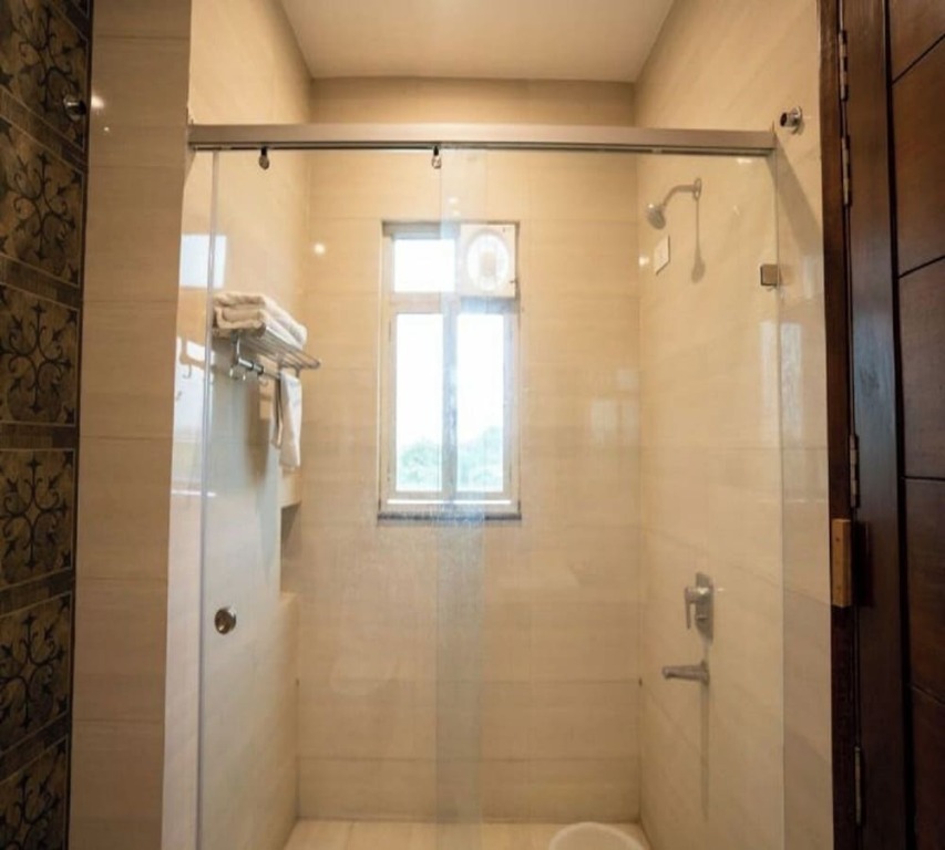 Мератх: Grand 5 Resort