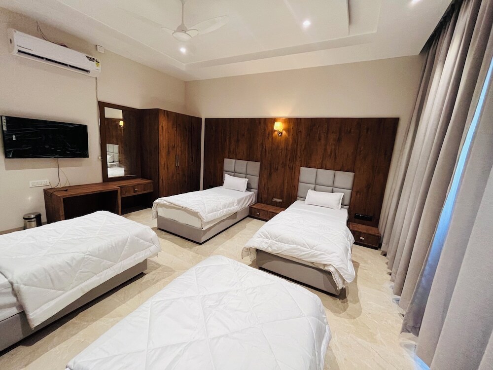 Удджайн: Gaurison Hotel&Resort