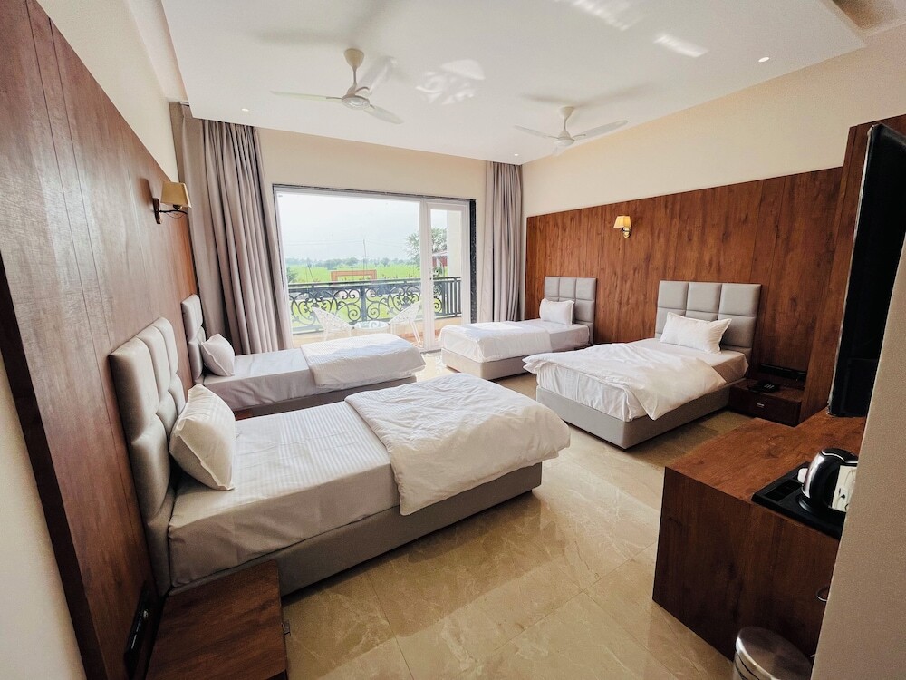 Удджайн: Gaurison Hotel&Resort