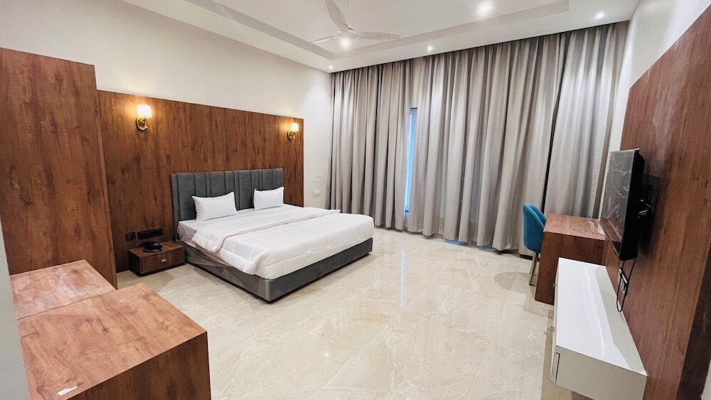 Удджайн: Gaurison Hotel&Resort
