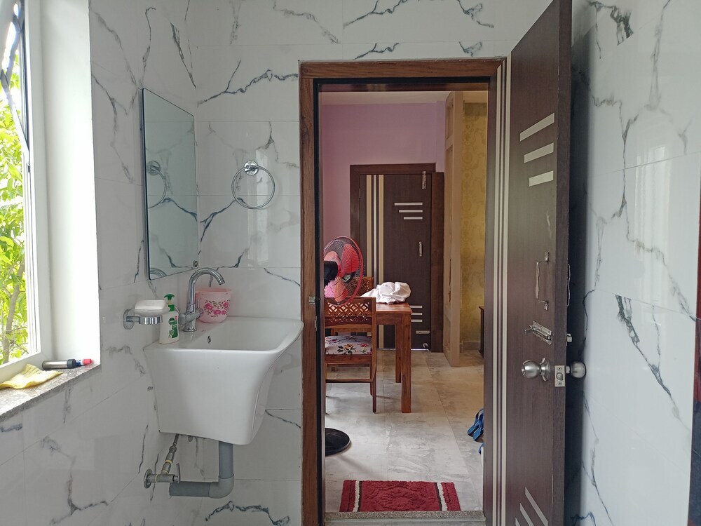 Гувахати: 7 Sis7Ers Homestay