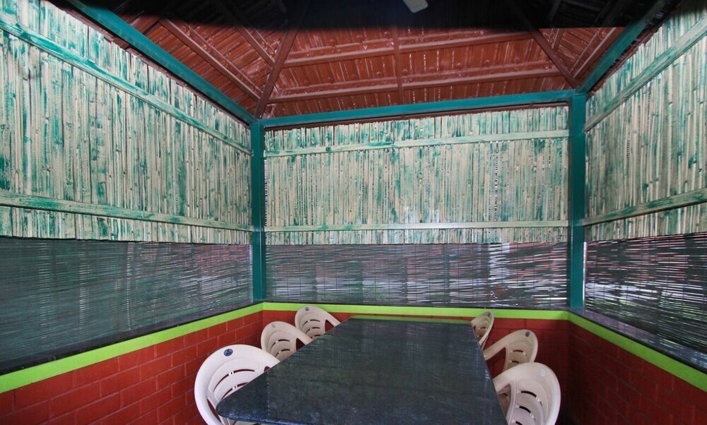 Хосур: MAK Green Garden- Urban Stay