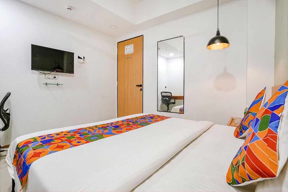 Сурат: Fabhotel Saarthi Inn
