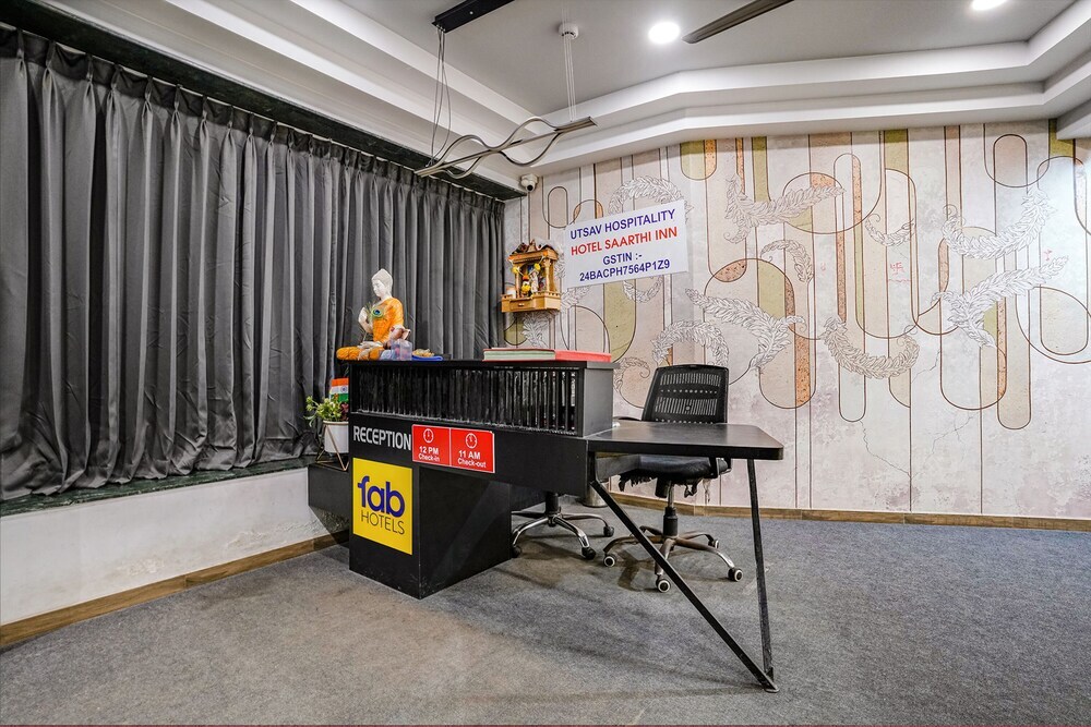Сурат: Fabhotel Saarthi Inn