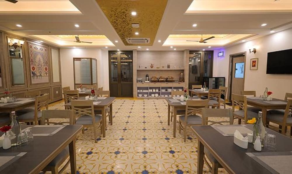 Нойда: Fabhotel Prime Hampton By Ic'S