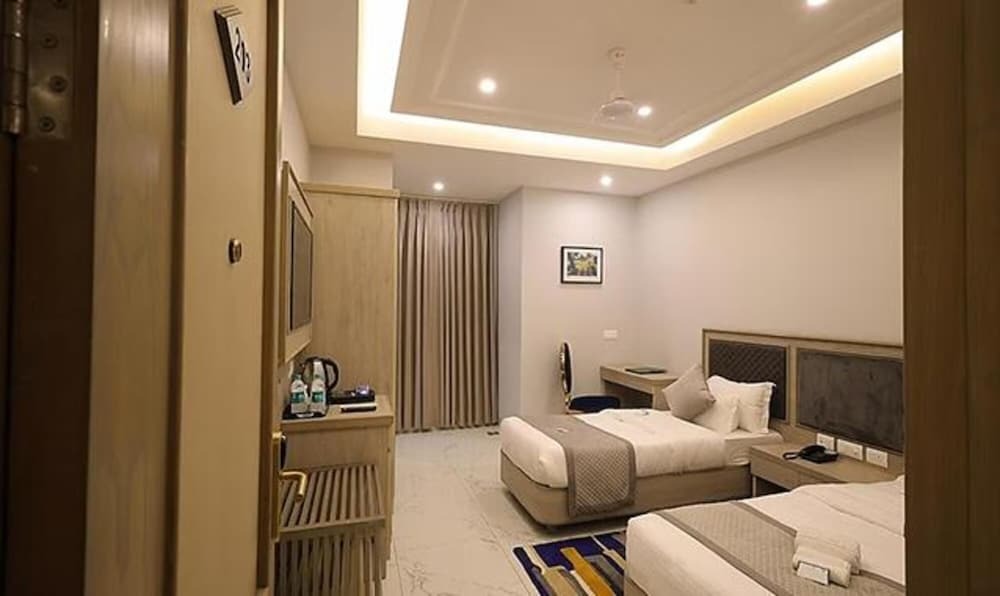 Нойда: Fabhotel Prime Hampton By Ic'S