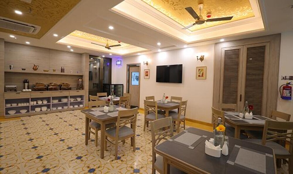 Нойда: Fabhotel Prime Hampton By Ic'S