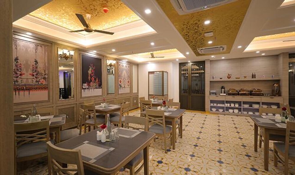 Нойда: Fabhotel Prime Hampton By Ic'S