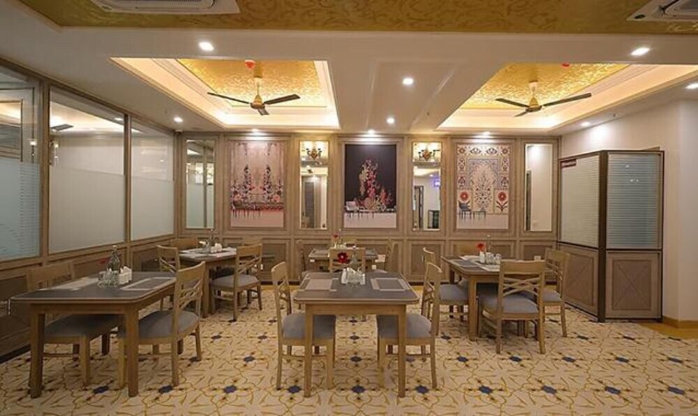 Нойда: Fabhotel Prime Hampton By Ic'S