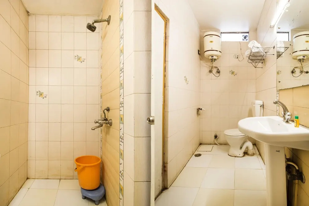 Гувахати: Fabhotel Gns Suites