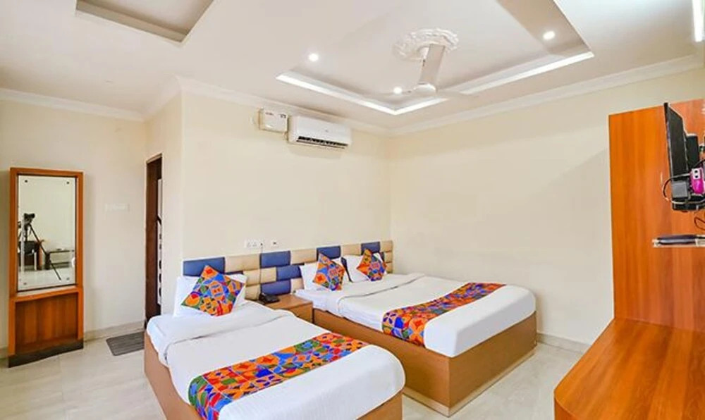 Гувахати: Fabhotel Gns Suites