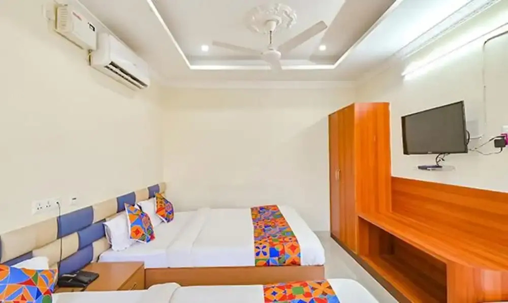 Гувахати: Fabhotel Gns Suites