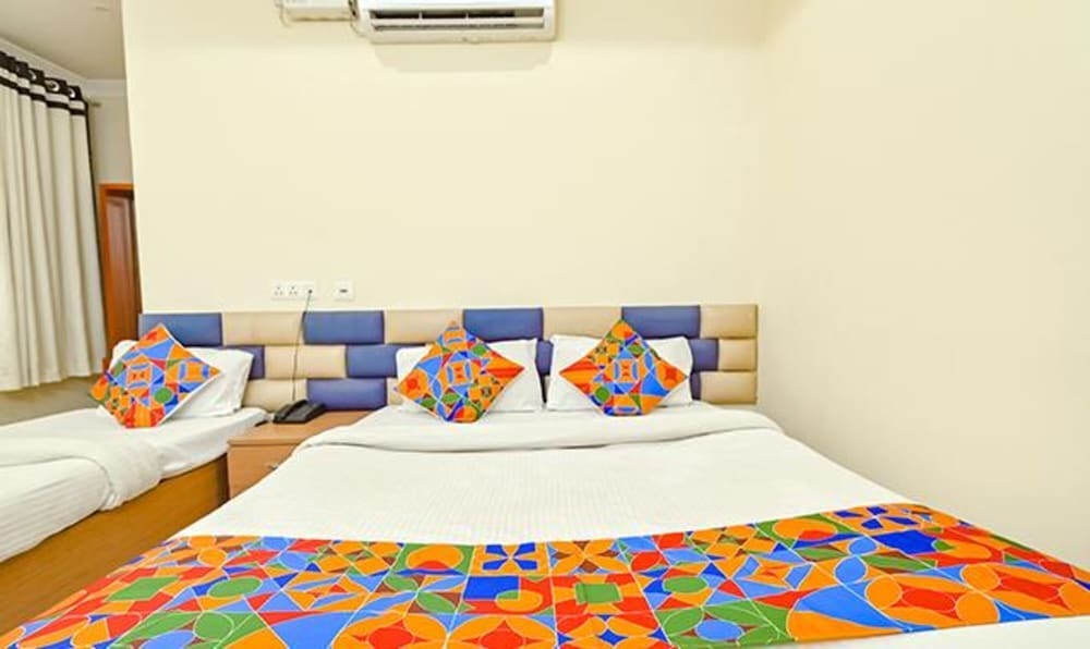 Гувахати: Fabhotel Gns Suites