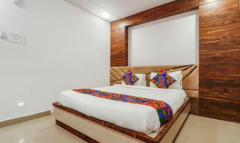 Хидерабад: Fabhotel Twin Tree Suites