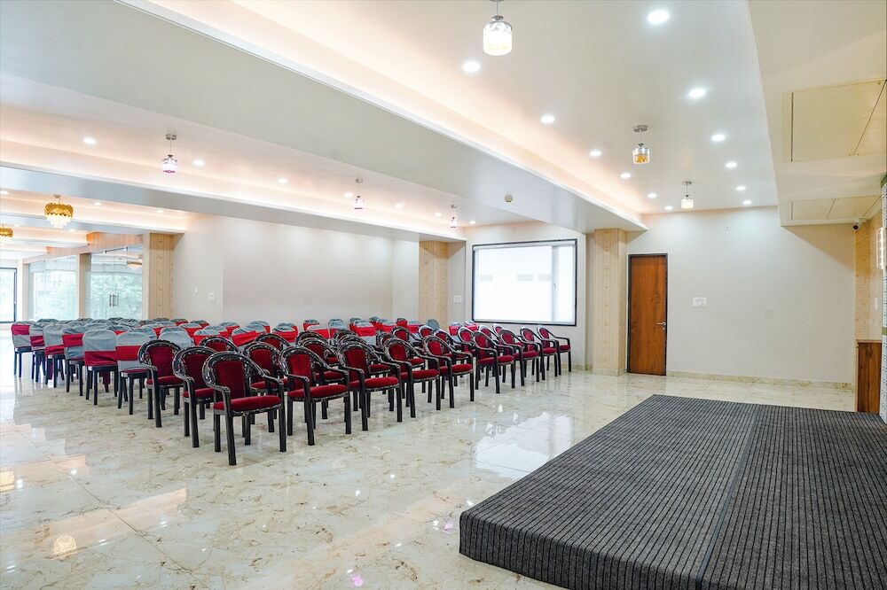 Бхопал: Fabhotel Prime Ocean Breeze