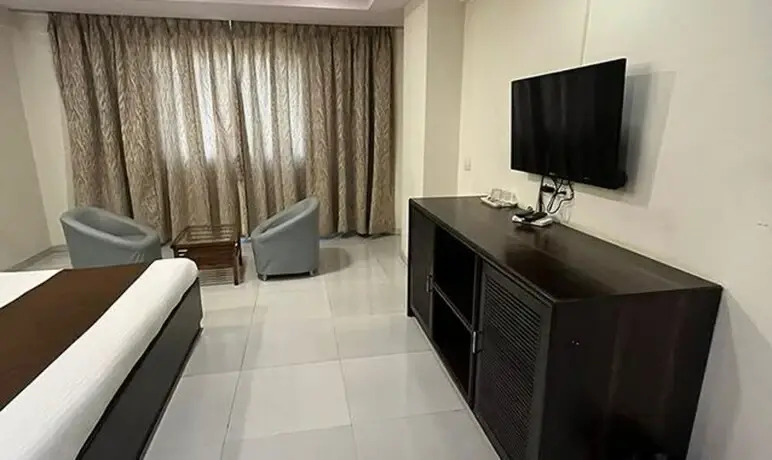 Тхане: Fabhotel Shivam I