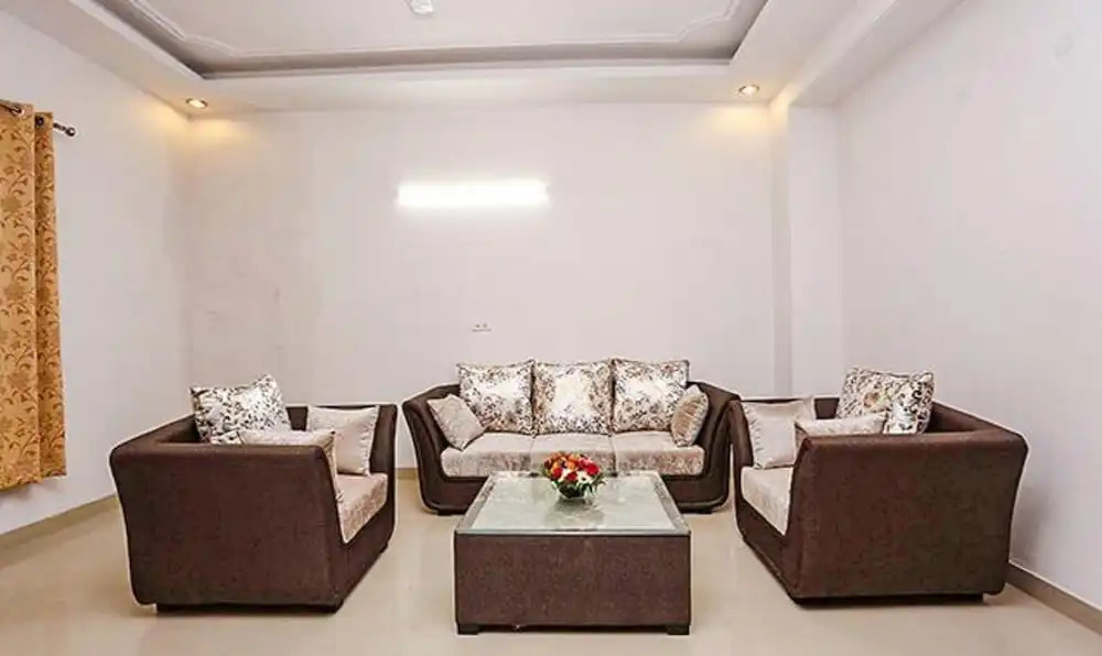 Нойда: FabHotel Noida Sector 50