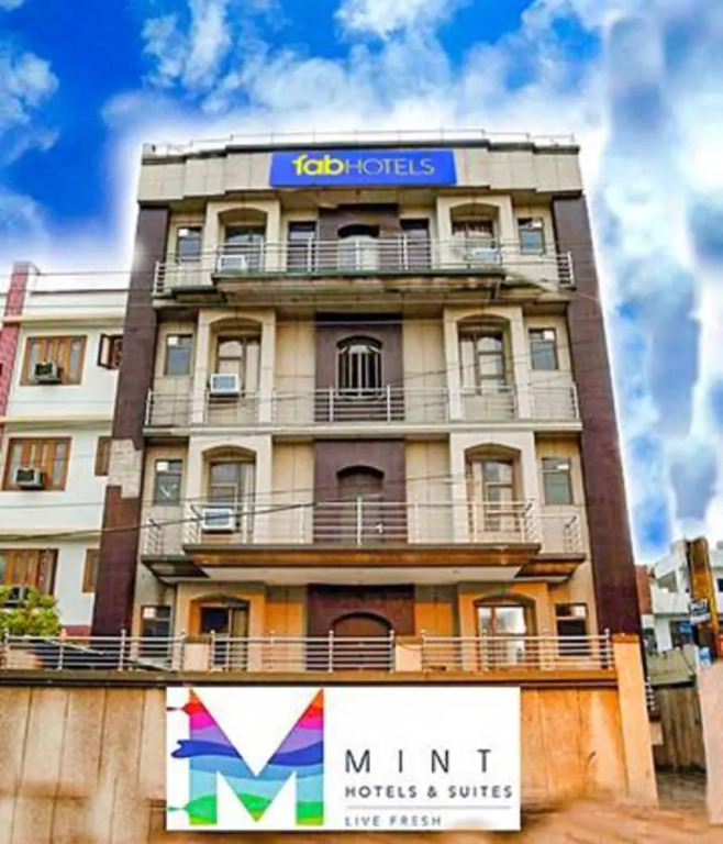 Нойда: FabHotel Noida Sector 50