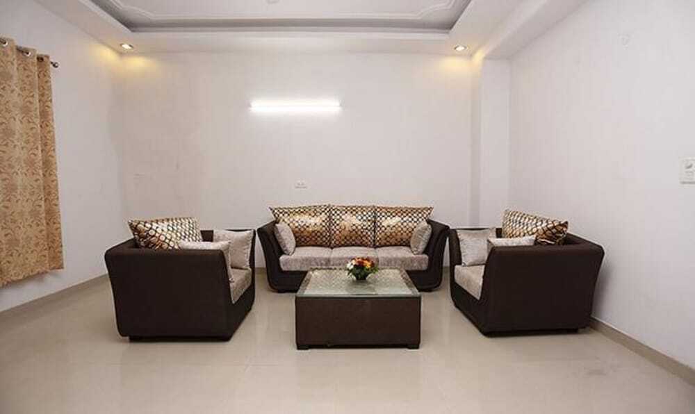 Нойда: FabHotel Noida Sector 50