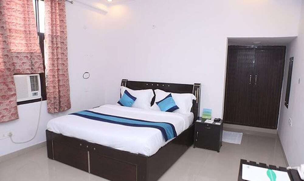 Нойда: FabHotel Noida Sector 50