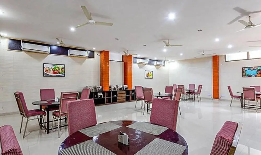 Нойда: FabHotel Noida Sector 50