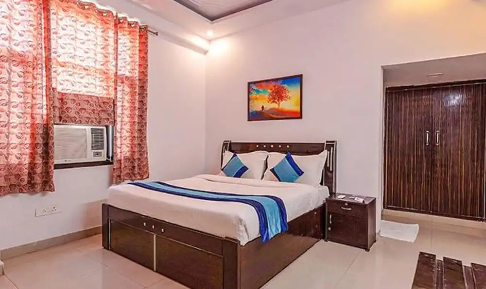 Нойда: FabHotel Noida Sector 50