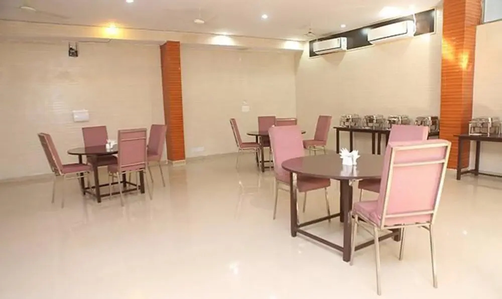 Нойда: FabHotel Noida Sector 50