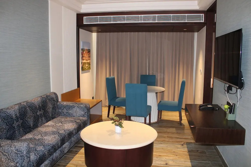 Амритсар: BluSalzz Residence Amritsar