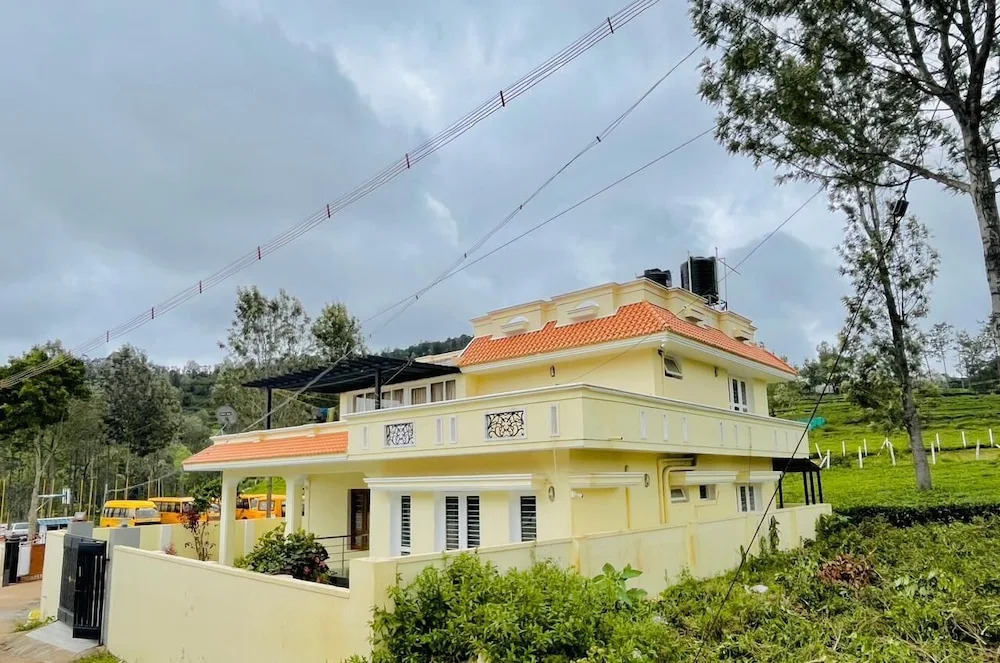 Ути: JMG GRAND Resort Kaircombai Kotagiri