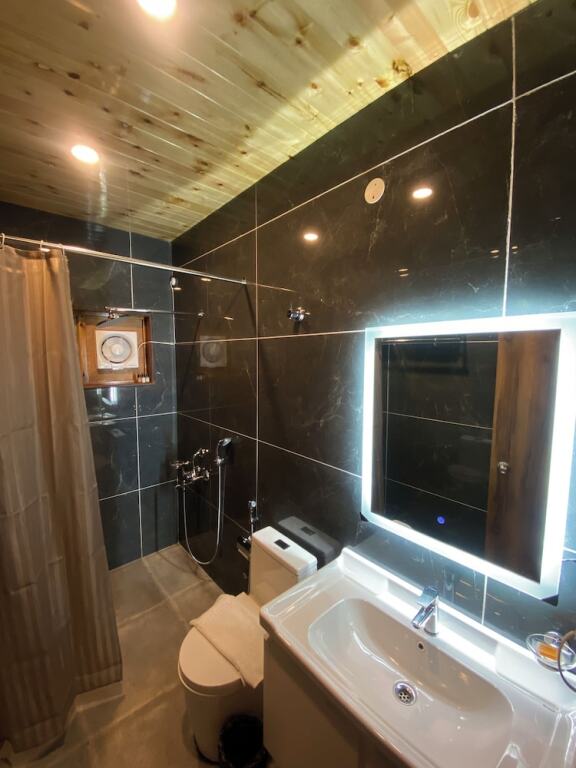 Куфри: Oakwood Hamlet Resort - Shoghi - Shimla