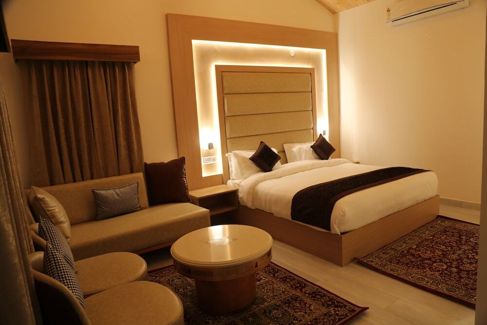 Куфри: Oakwood Hamlet Resort - Shoghi - Shimla