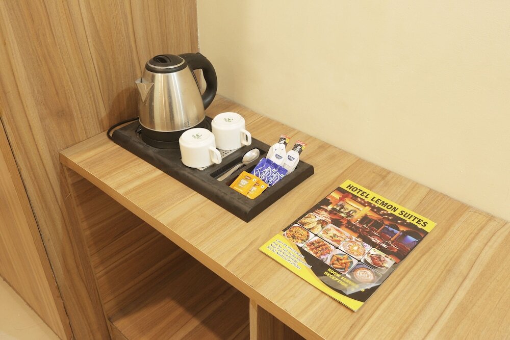 Нойда: Hotel Lemon Suites & Banquet Noida Sector 62