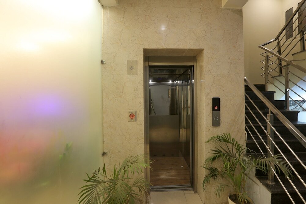 Нойда: Hotel Lemon Suites & Banquet Noida Sector 62