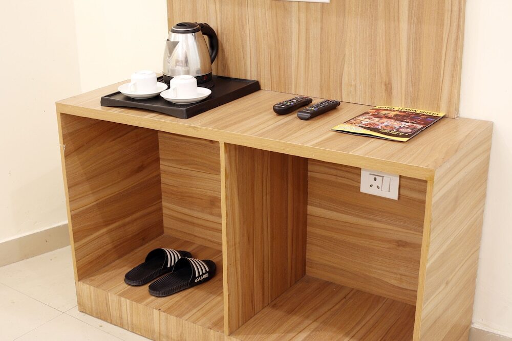 Нойда: Hotel Lemon Suites & Banquet Noida Sector 62