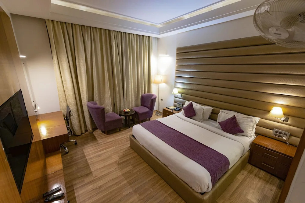 Праяградж: SH&B - Hotel Millennium Inn, Prayagraj