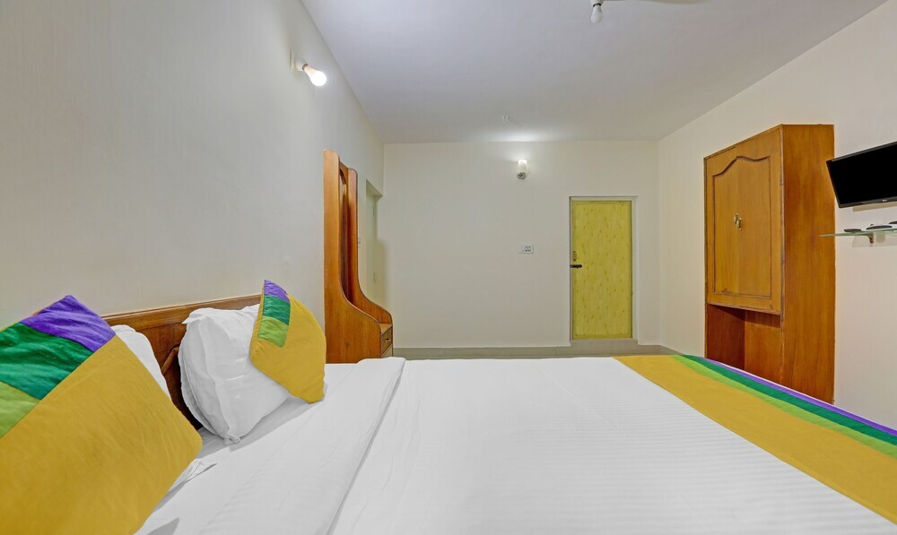 Ути: Treebo Trip Pearls Resorts