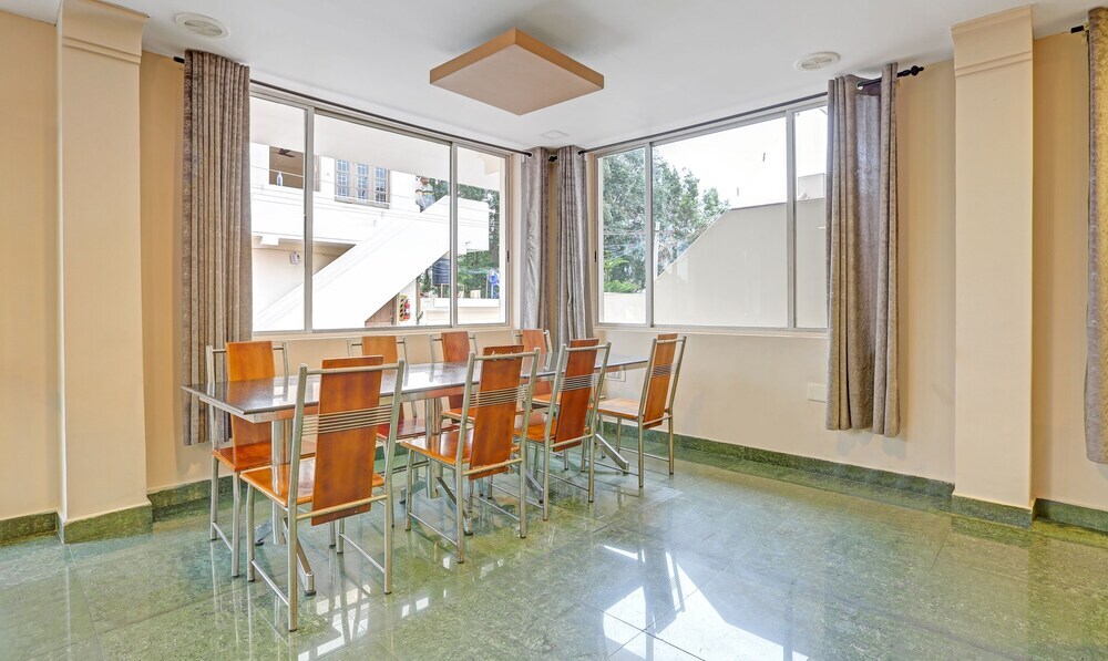 Ути: Treebo Trip Pearls Resorts