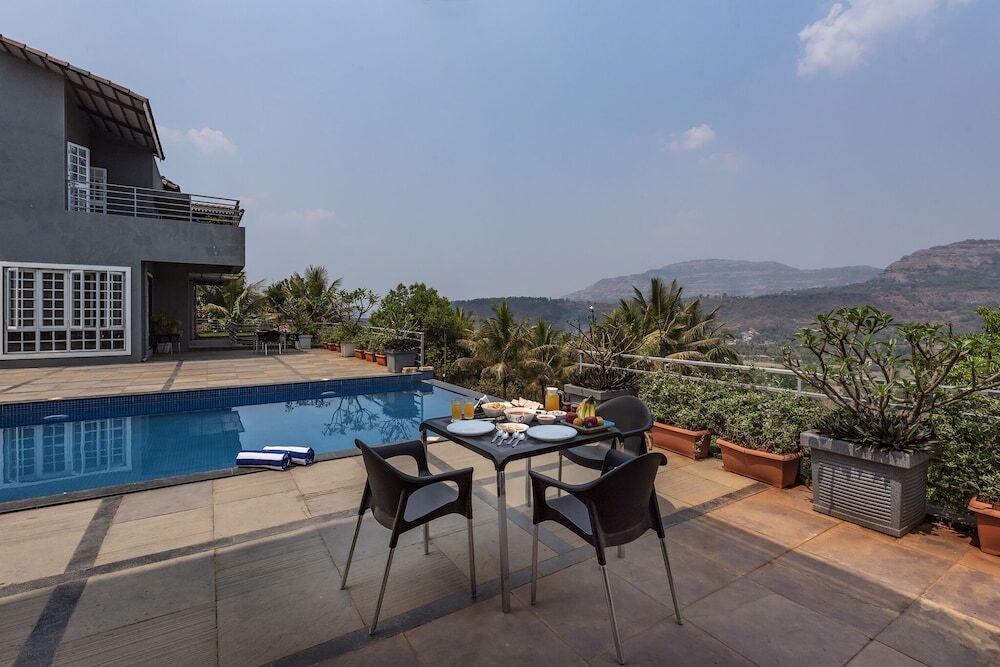Амби Вэлли Сити: 4bhk Villa in Mulshi With Private Swimming Pool