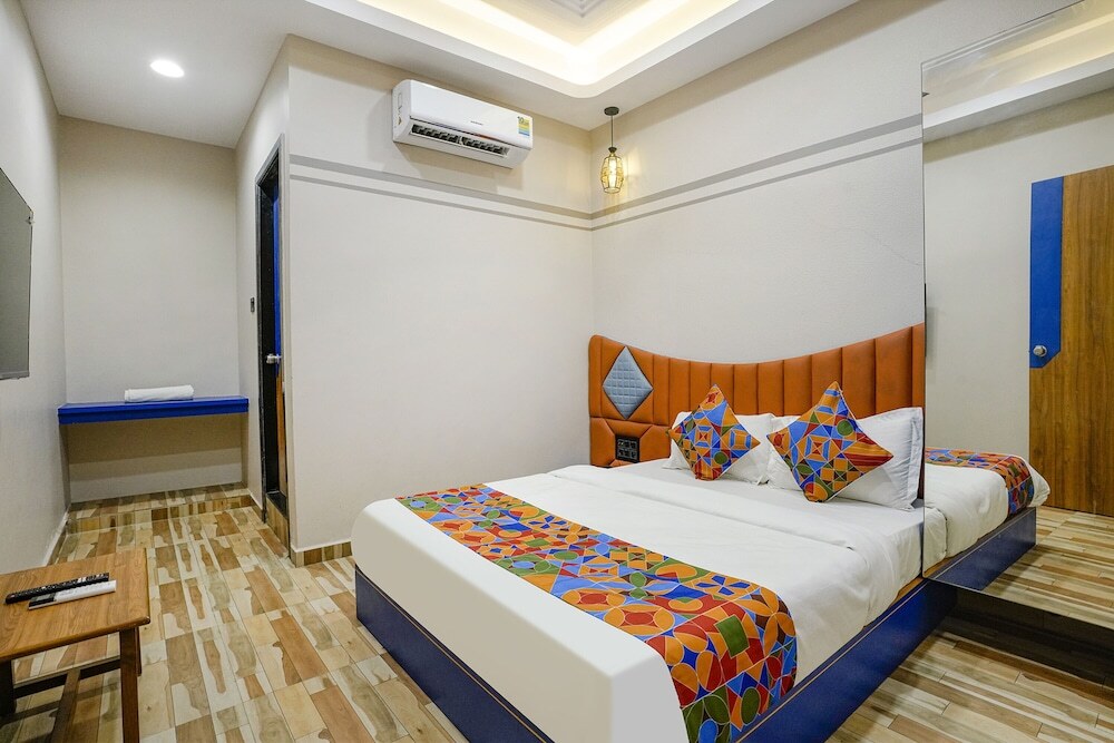 Сурат: Fabhotel Royal Orbits