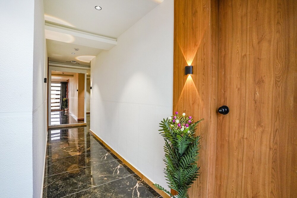Сурат: Fabhotel Royal Orbits
