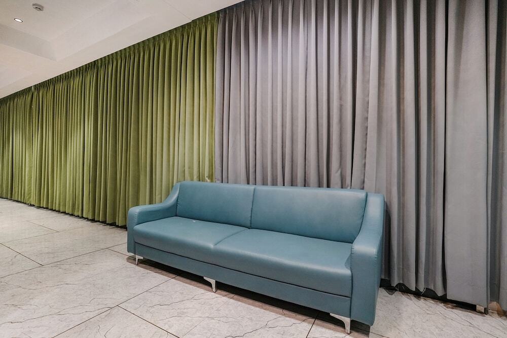 Сурат: Fabhotel Royal Orbits