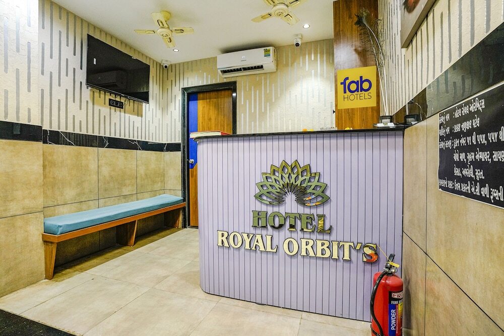 Сурат: Fabhotel Royal Orbits